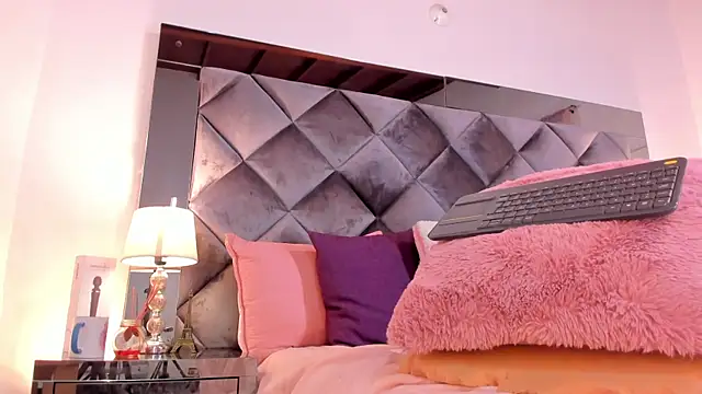 Snapshot of sofhiaa_adaams chatting on 02.05.25 sofhiaa adaams online show from 02.05.25