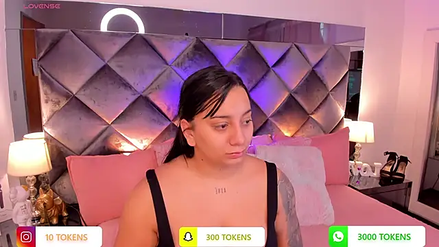 Snapshot of sofhiaa_adaams chatting on 02.22.25 sofhiaa adaams online show from 02.22.25