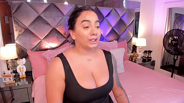 Snapshot of sofhiaa_adaams chatting on 02.27.25 sofhiaa adaams online show from 02.27.25