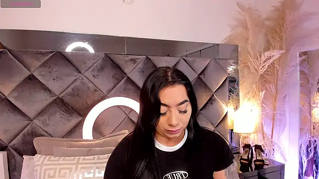 Snapshot of sofhiaa_adaams chatting on 10.17.25 sofhiaa adaams online show from 10.17.25