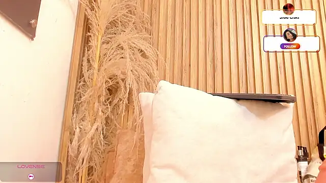 sofhiaa adaams online show from 03.04.26