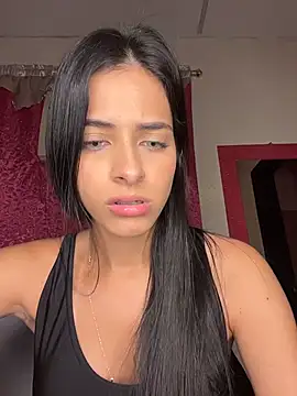 Snapshot of violetta-brown1 chatting on 12.05.25 violetta-brown1 online show from 12.05.25