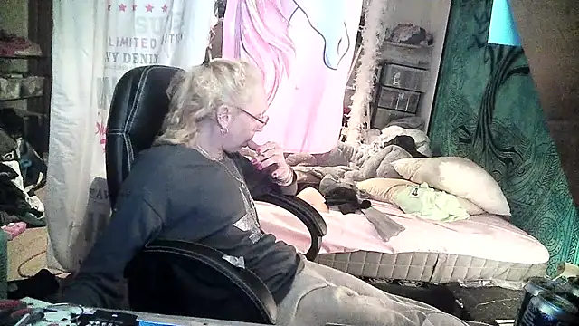 Ombeline1 online show from 02.25.25