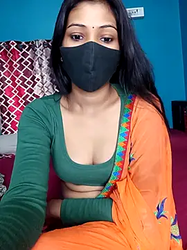 Snapshot of Triha_18 chatting on 03.13.25 Triha 18 online show from 03.13.25