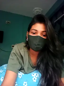 Snapshot of Triha_18 chatting on 09.22.25 Triha 18 online show from 09.22.25