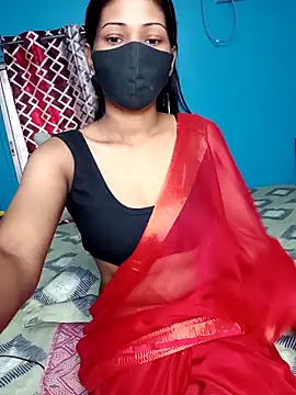 Snapshot of Triha_18 chatting on 10.14.25 Triha 18 online show from 10.14.25