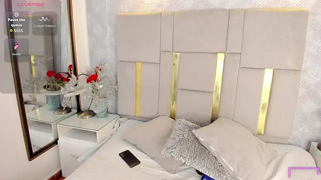 Camilaa Sanchez  online show from 10.24.25