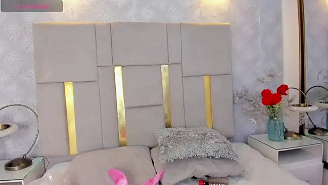 Camilaa Sanchez  online show from 10.28.25