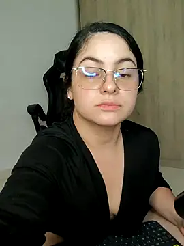Snapshot of Lia_Hurley chatting on 05.30.26 Lia Hurley online show from 05.30.26