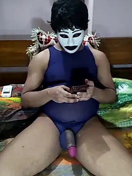 Snapshot of zentaishow chatting on 10.30.25 zentaishow online show from 10.30.25