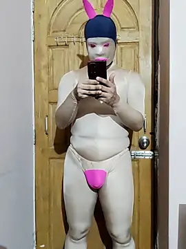 Snapshot of zentaishow chatting on 11.24.25 zentaishow online show from 11.24.25