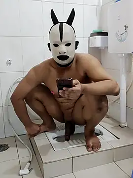 Snapshot of zentaishow chatting on 11.25.25 zentaishow online show from 11.25.25