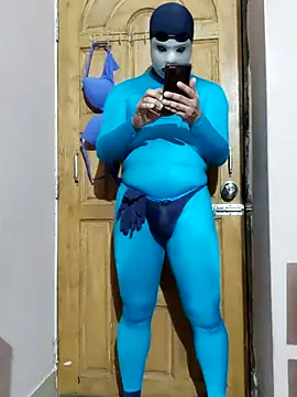 Snapshot of zentaishow chatting on 12.23.25 zentaishow online show from 12.23.25