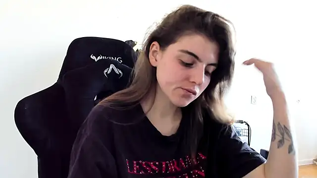 emmamurrr online show from 09.11.25