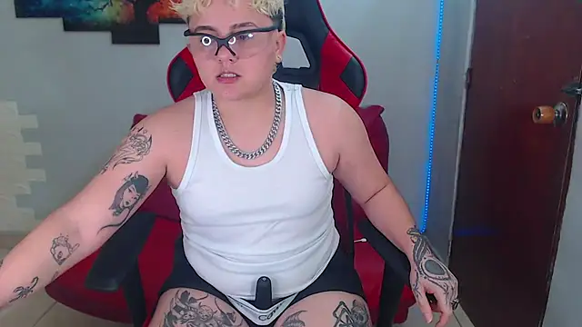 isabeautyx19 online show from 01.08.25