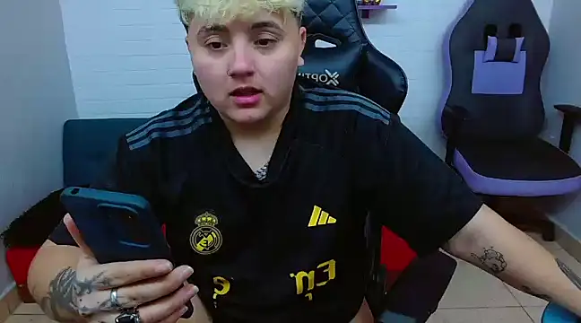 isabeautyx19 online show from 01.12.25