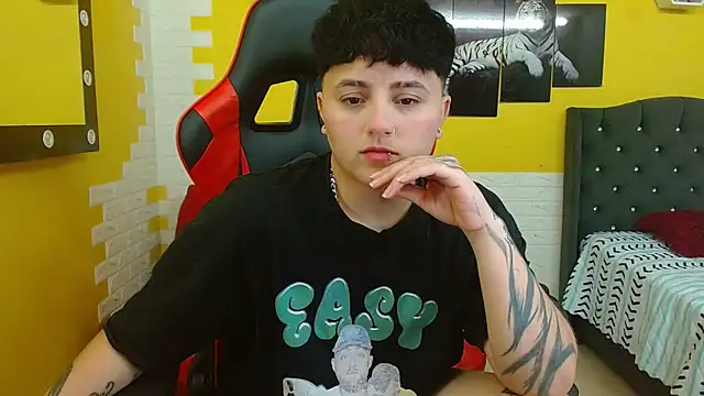 isabeautyx19 online show from 10.23.25