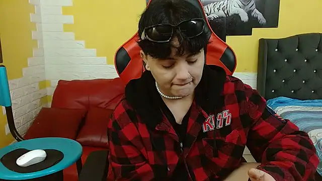 isabeautyx19 online show from 12.17.25