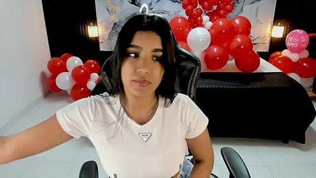 Snapshot of Ivy_16 chatting on 02.12.25 Ivy 16 online show from 02.12.25