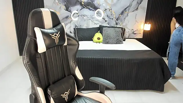 Snapshot of Ivy_16 chatting on 03.01.25 Ivy 16 online show from 03.01.25