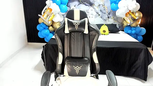 Snapshot of Ivy_16 chatting on 10.08.25 Ivy 16 online show from 10.08.25