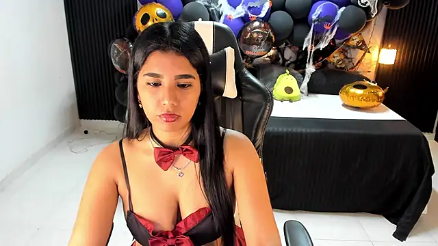 Snapshot of Ivy_16 chatting on 10.29.25 Ivy 16 online show from 10.29.25