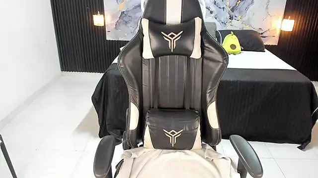 Snapshot of Ivy_16 chatting on 11.21.25 Ivy 16 online show from 11.21.25