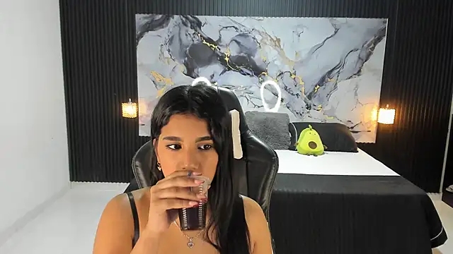 Snapshot of Ivy_16 chatting on 11.22.25 Ivy 16 online show from 11.22.25