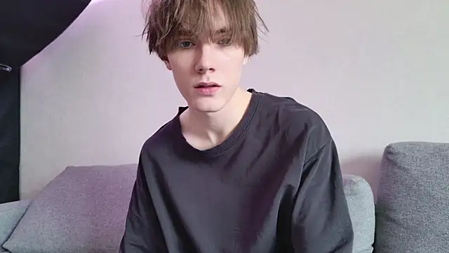 Snapshot of callmenineoneseven chatting on 10.21.25 callmenineoneseven online show from 10.21.25