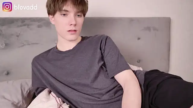 Snapshot of callmenineoneseven chatting on 03.21.26 callmenineoneseven online show from 03.21.26