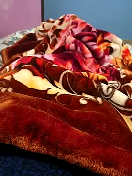 Snapshot of ak007_desire chatting on 12.21.25 ak007 desire online show from 12.21.25