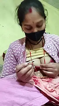 Snapshot of Hi_Radhika chatting on 02.01.25 Hi Radhika online show from 02.01.25