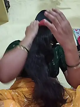 Snapshot of Hi_Radhika chatting on 03.03.25 Hi Radhika online show from 03.03.25