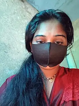 Snapshot of Hi_Radhika chatting on 10.07.25 Hi Radhika online show from 10.07.25