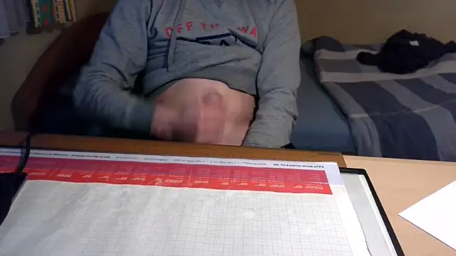 Snapshot of SissyStefanie chatting on 12.17.24 SissyStefanie online show from 12.17.24