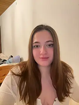 Kamilla Loop online show from 01.12.25