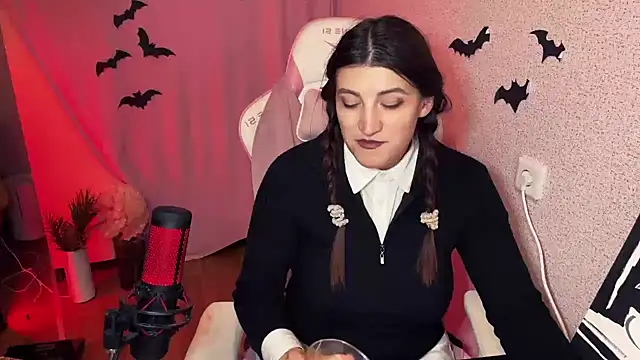 Snapshot of Katrin__kiss chatting on 10.29.25 Katrin kiss online show from 10.29.25