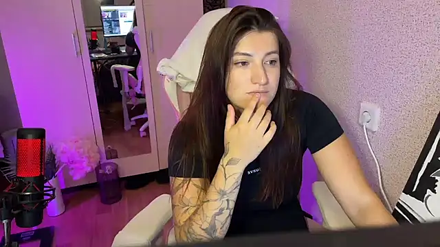 Snapshot of Katrin__kiss chatting on 11.03.25 Katrin kiss online show from 11.03.25