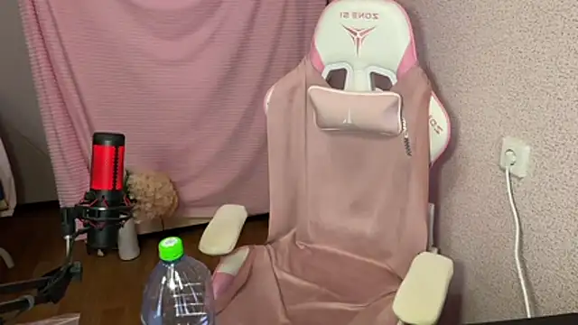 Snapshot of Katrin__kiss chatting on 11.17.25 Katrin kiss online show from 11.17.25