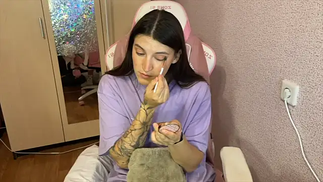 Katrin  kiss online show from 04.20.26