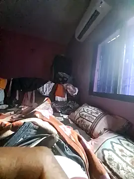 Snapshot of ind_hero chatting on 10.08.25 ind hero online show from 10.08.25