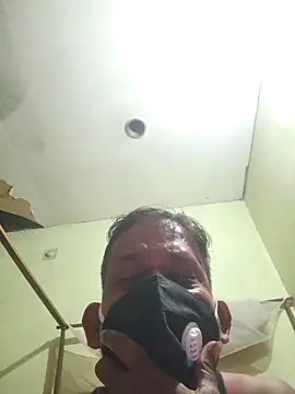 Snapshot of ind_hero chatting on 10.08.25 ind hero online show from 10.08.25