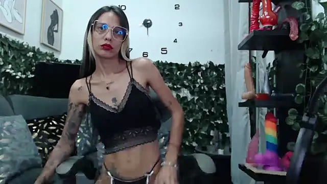 Snapshot of natasha_squirt28 chatting on 05.17.26 natasha squirt28 online show from 05.17.26