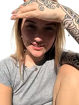 Goldloeckchen159 online show from 11.15.25