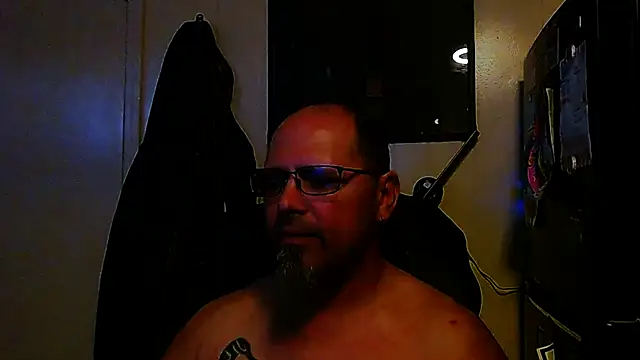 KrazyLegz online show from 11.16.25