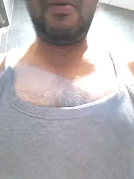 Snapshot of johny_69d@xh chatting on 12.14.25 johny 69dxh online show from 12.14.25