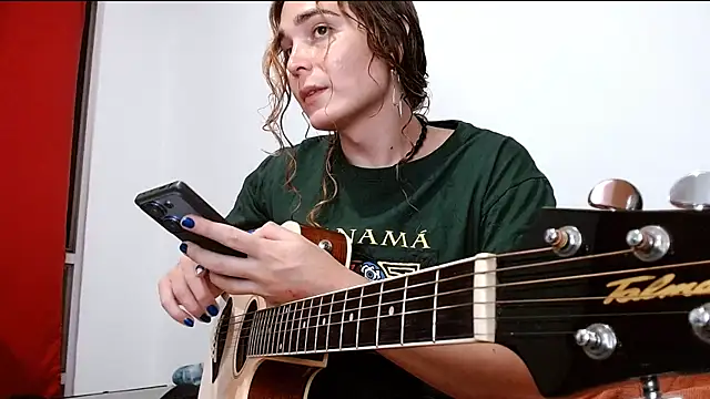 Snapshot of Catnessa chatting on 12.03.25 Catnessa online show from 12.03.25