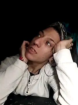 Snapshot of gala2 chatting on 09.27.25 gala2 online show from 09.27.25