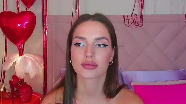 Snapshot of BellaHalles chatting on 02.15.25 BellaHalles online show from 02.15.25