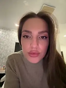 Snapshot of BellaHalles chatting on 02.27.25 BellaHalles online show from 02.27.25